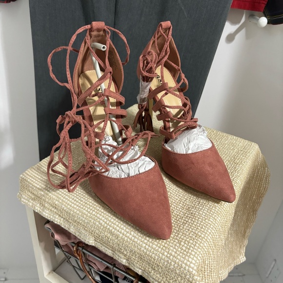 5/$50 Just Fab Strap Tie Pump | Size 8| "Connie" Style | Rosette - Picture 5 of 10